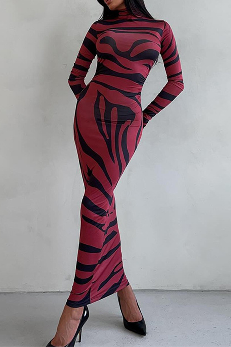 Vestido sexy de cuello alto con falda de un solo paso y estampado de piel de serpiente a rayas en contraste