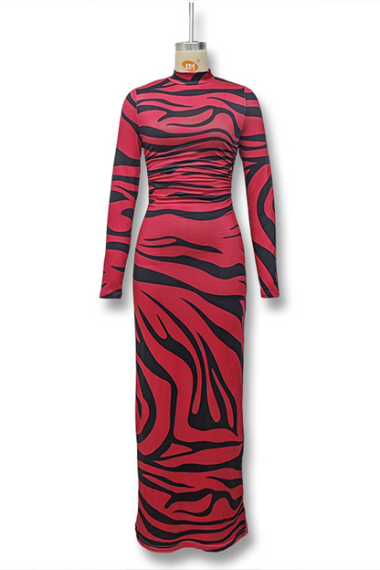 Vestido sexy de cuello alto con falda de un solo paso y estampado de piel de serpiente a rayas en contraste