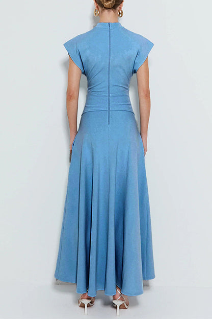 Elegante vestido largo de cuello alto con cremallera y abertura en el bolsillo