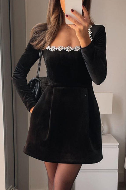 Elegante vestido de corte A con escote cuadrado y decoración de diamantes de imitación en los bolsillos