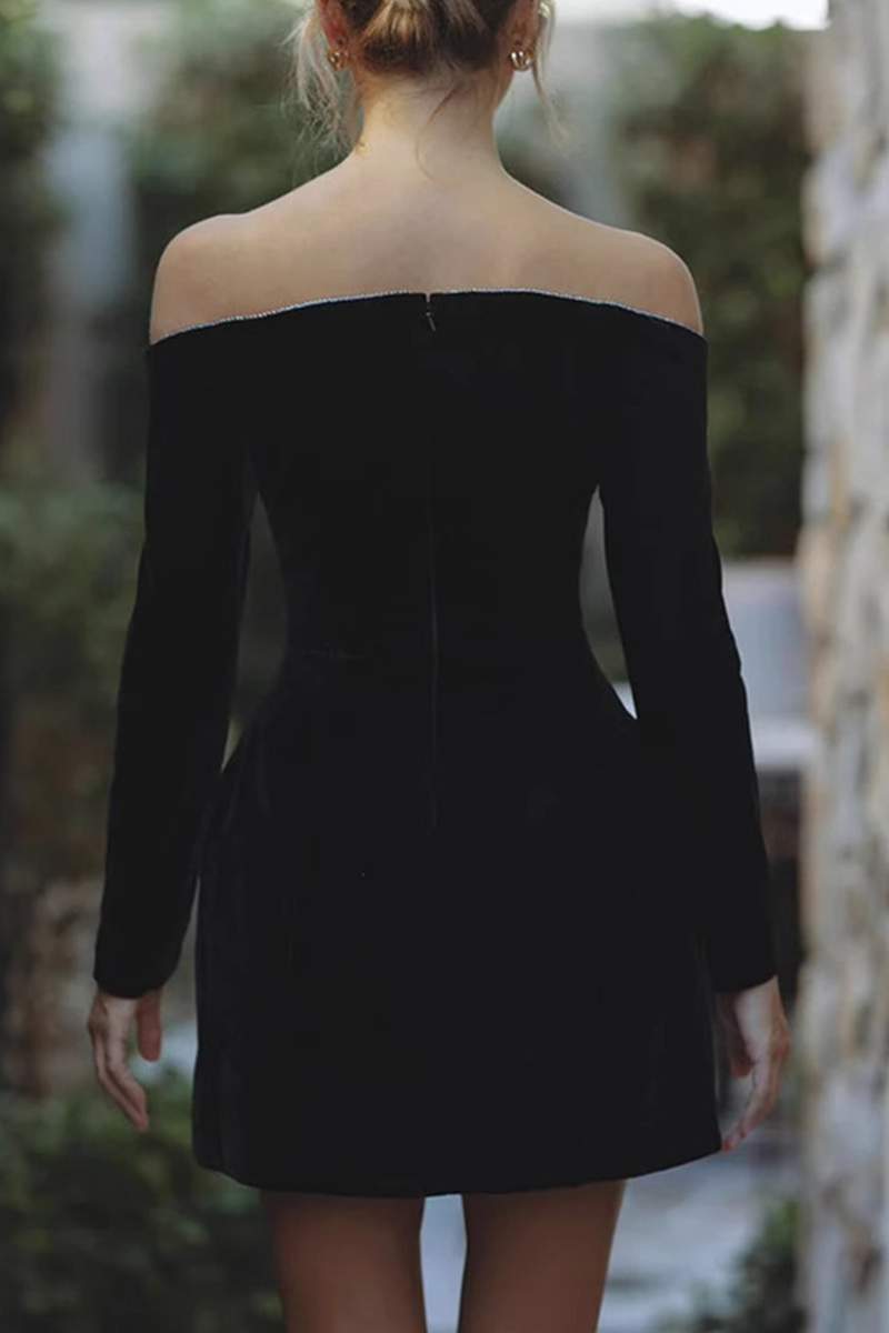 Vestidos de princesa con hombros descubiertos y decoración de diamantes de imitación sexys