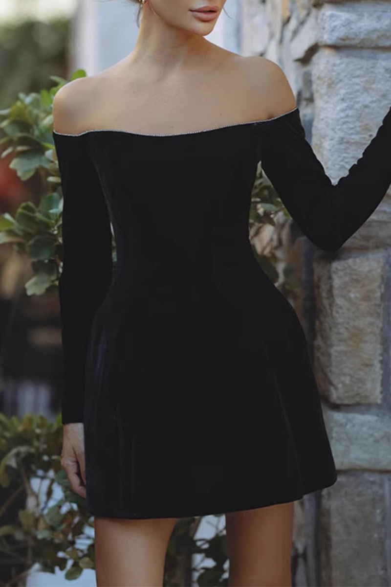 Vestidos de princesa con hombros descubiertos y decoración de diamantes de imitación sexys