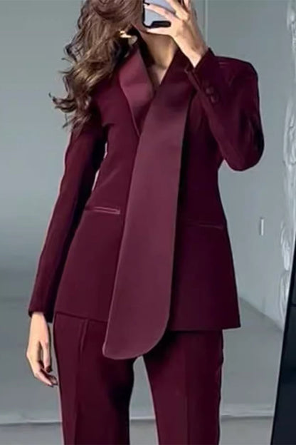 Conjunto informal de dos piezas con cuello vuelto y manga larga y patchwork