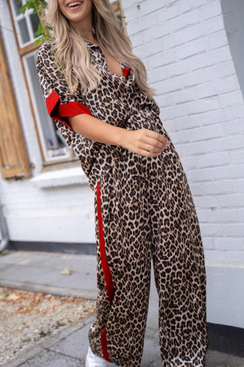 Conjunto informal de dos piezas con cuello vuelto, manga corta y estampado de leopardo (3 colores)