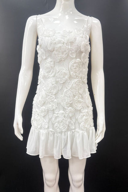 Elegantes vestidos de tirantes con escote en U y forma de flor