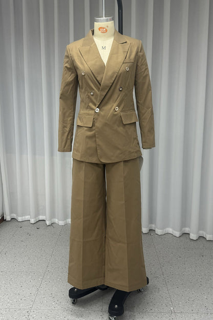 Conjunto informal de dos piezas con botones, cuello vuelto y manga larga