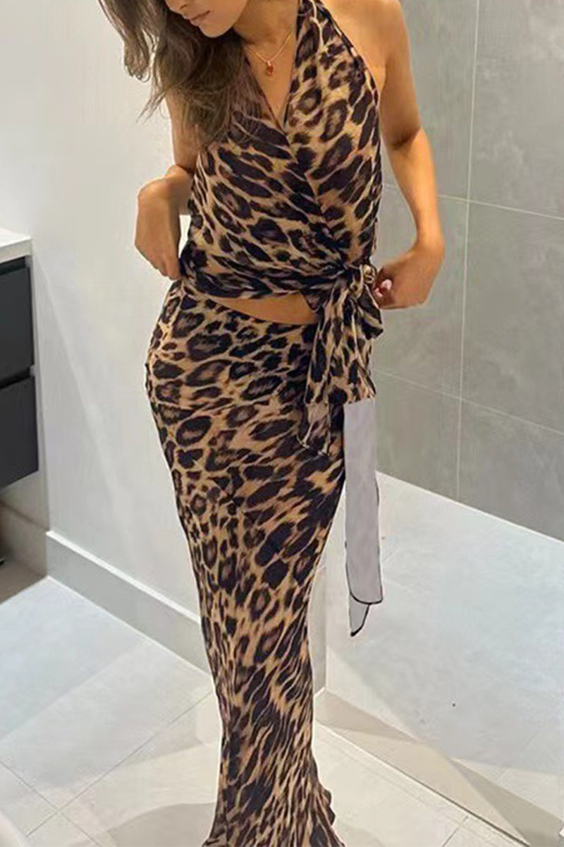 Traje de baño de dos piezas sexy con estampado de leopardo, sin espalda, con cuello halter y sin mangas