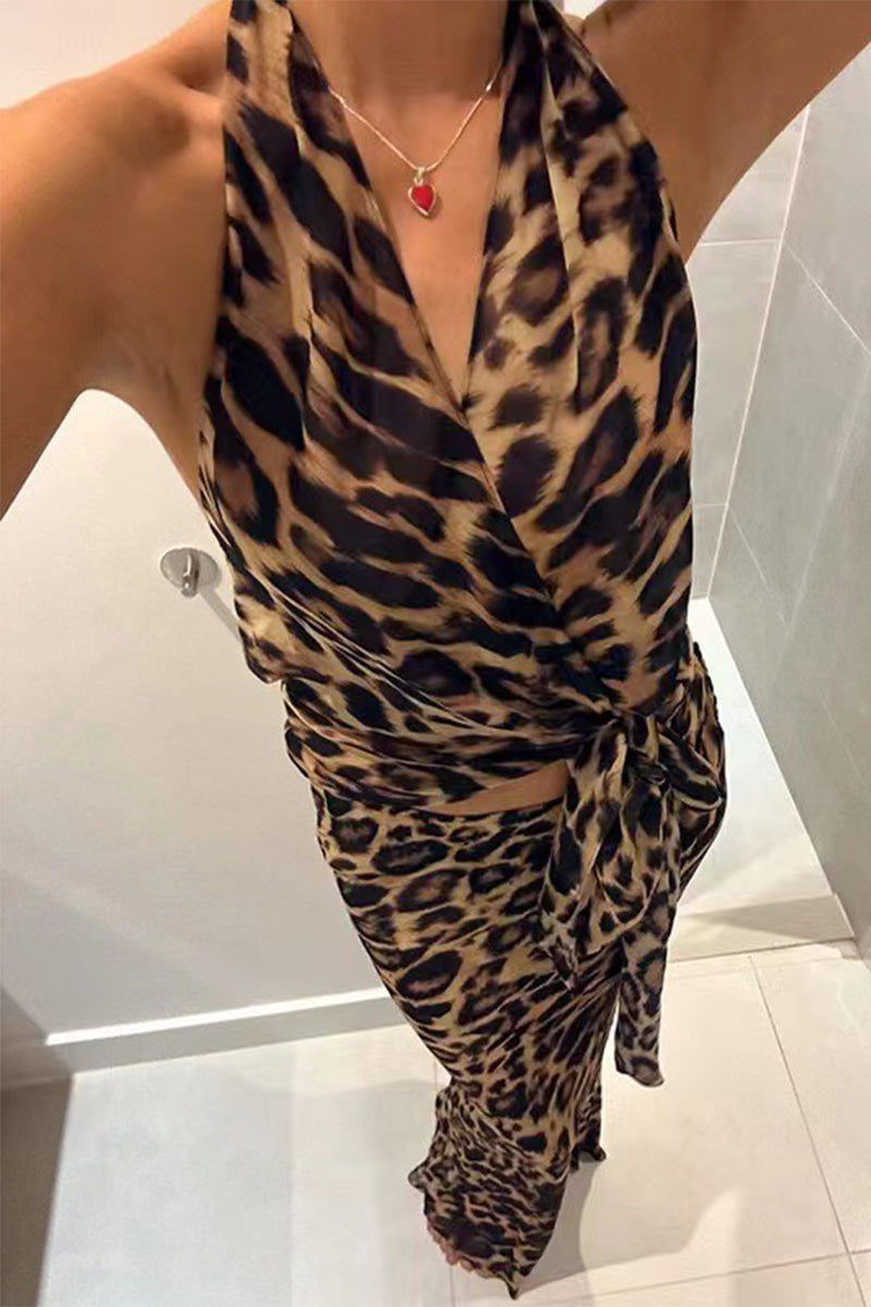 Traje de baño de dos piezas sexy con estampado de leopardo, sin espalda, con cuello halter y sin mangas