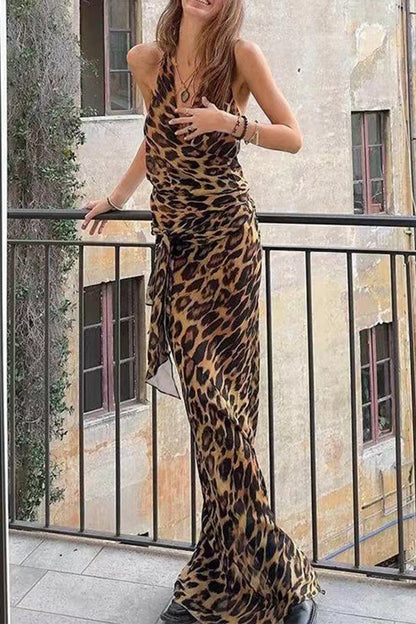 Traje de baño de dos piezas sexy con estampado de leopardo, sin espalda, con cuello halter y sin mangas