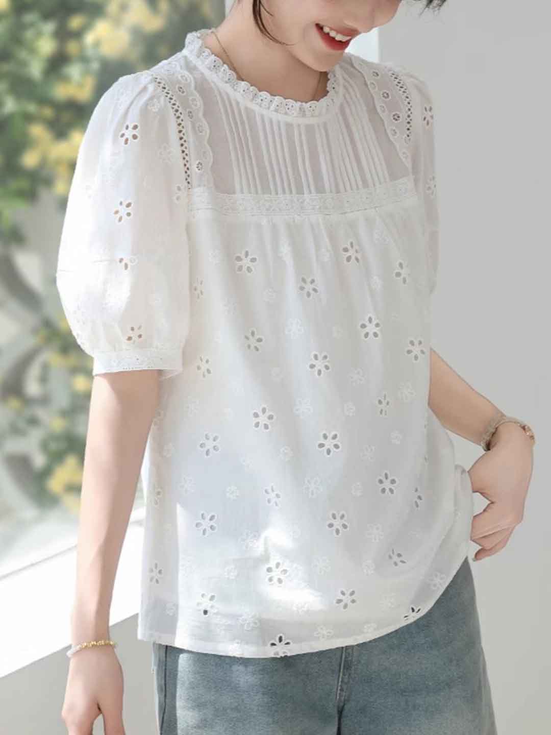 Isabelle Loose Auricular Puff Sleeve Hollowed Blouse