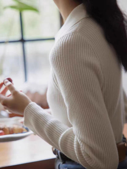 Zoey Retro V-Neck Solid Color Knitted Top