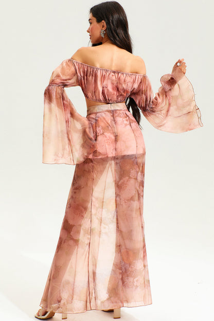 Conjunto de top fruncido con mangas acampanadas y falda larga con abertura floral 