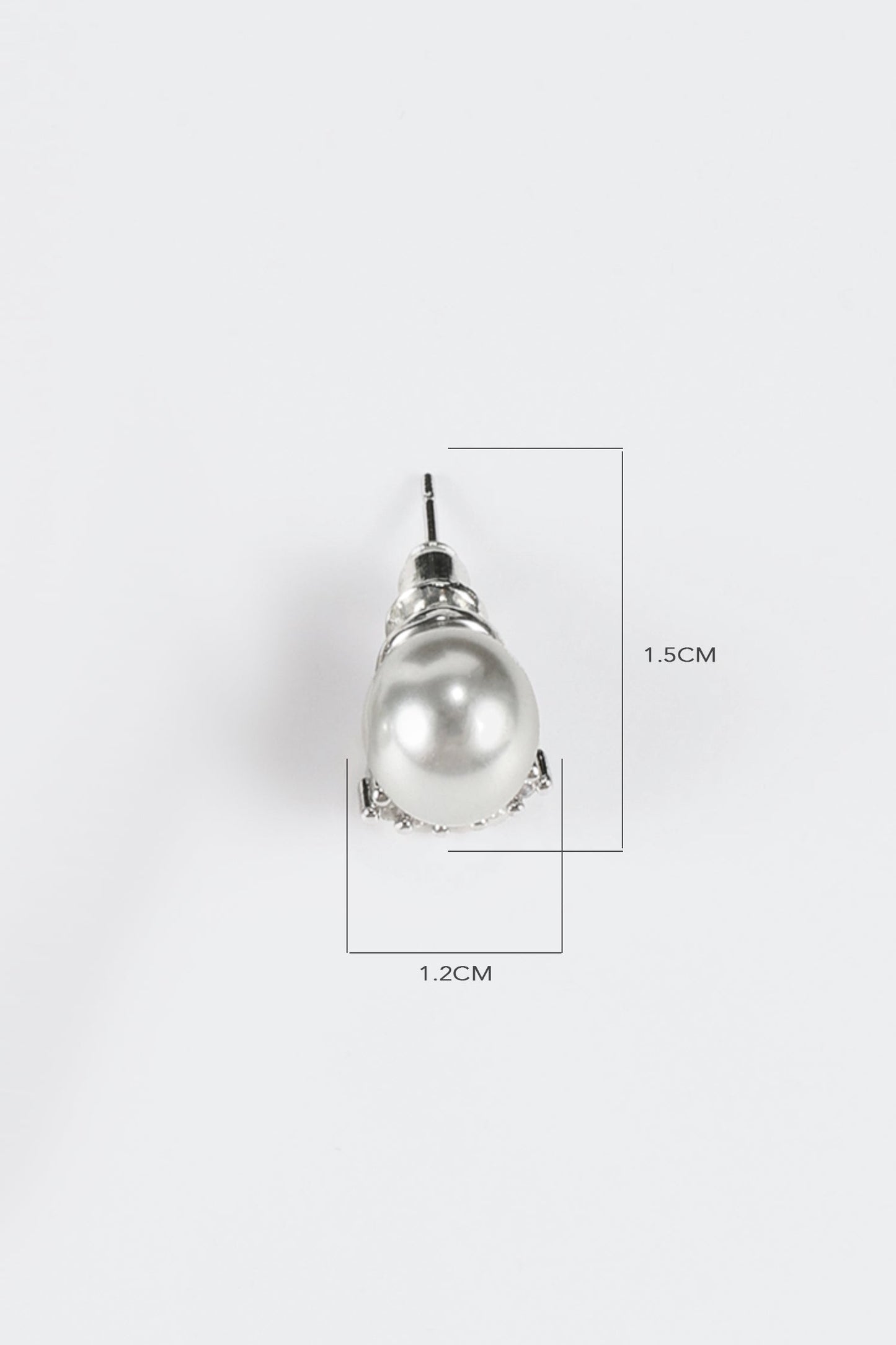 Pendientes de perla gris sintética 