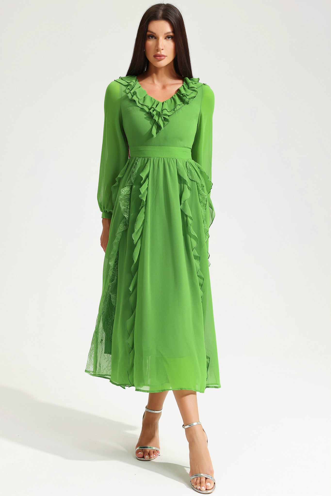 Vestido midi verde con volantes, cuello en V y manga larga 