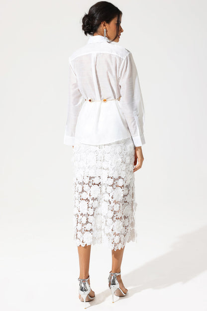 Traje de vestir blanco con abertura y encaje de manga larga 