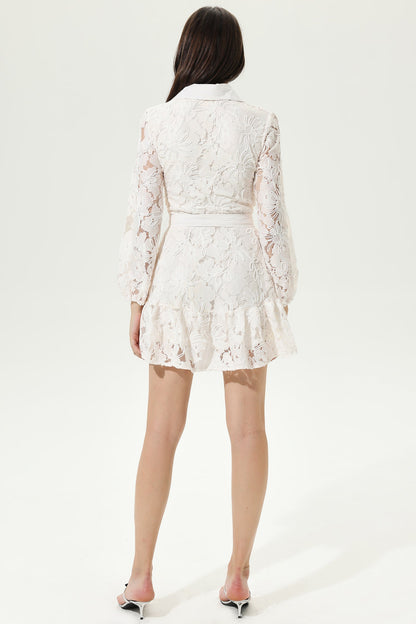 Minivestido de encaje con botones y manga larga 