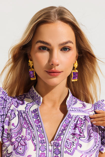 Pendientes y collar de acrílico morado cuadrado dimensional en tono dorado