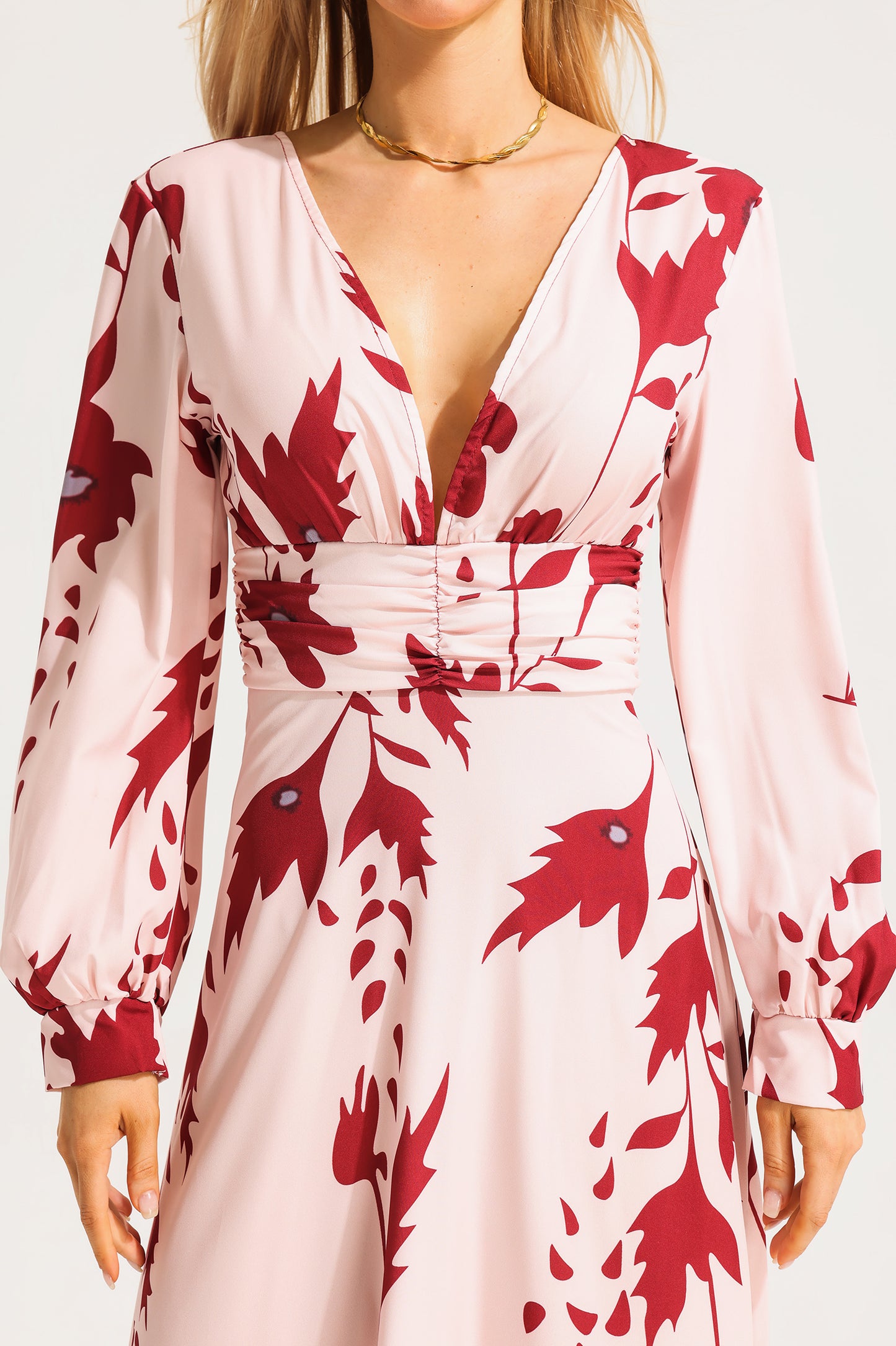 Vestido largo floral con cuello en V y mangas farol 