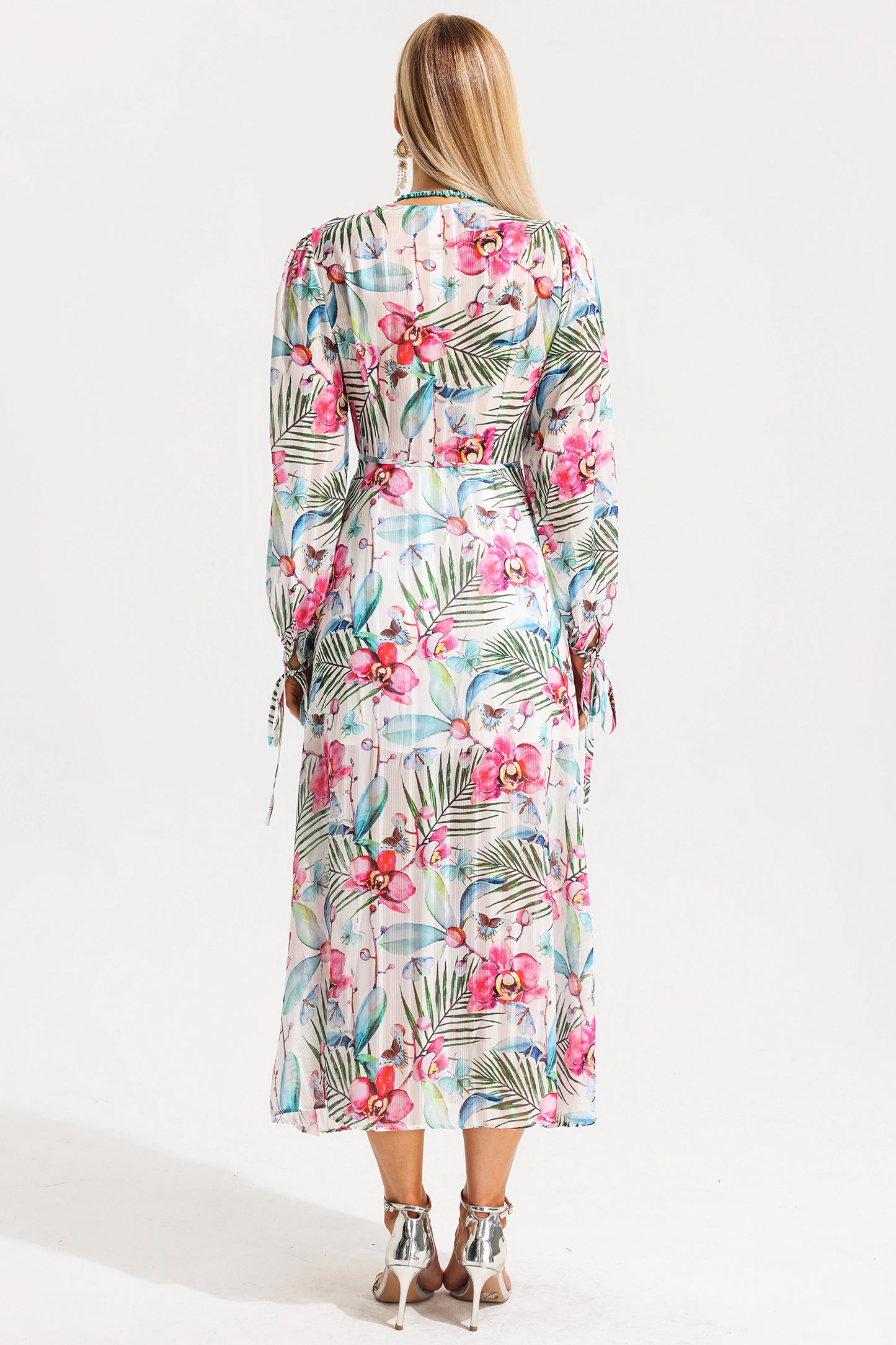 Vestido midi con cuello en V y mangas farol con estampado floral