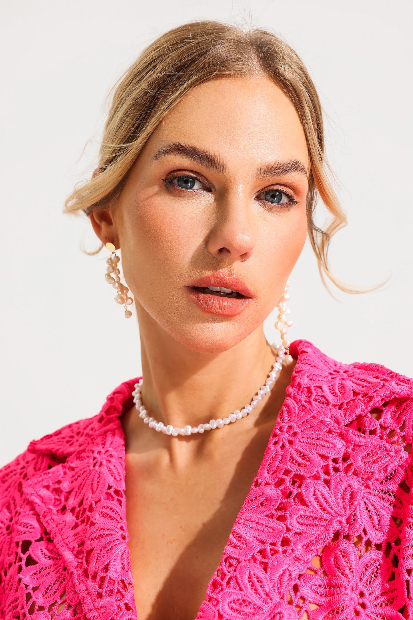 Gargantilla geométrica irregular con perlas de imitación 