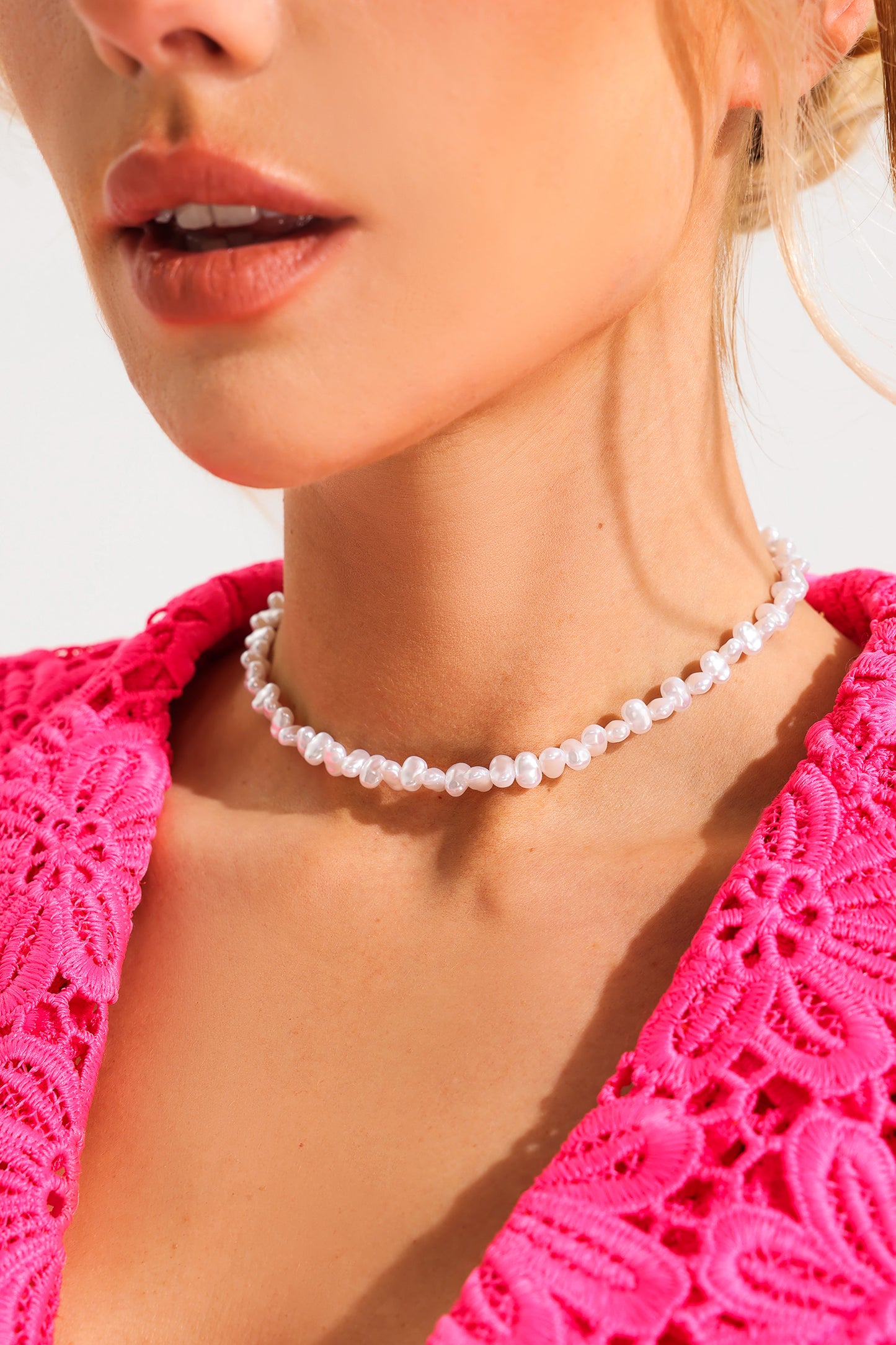 Gargantilla geométrica irregular con perlas de imitación 