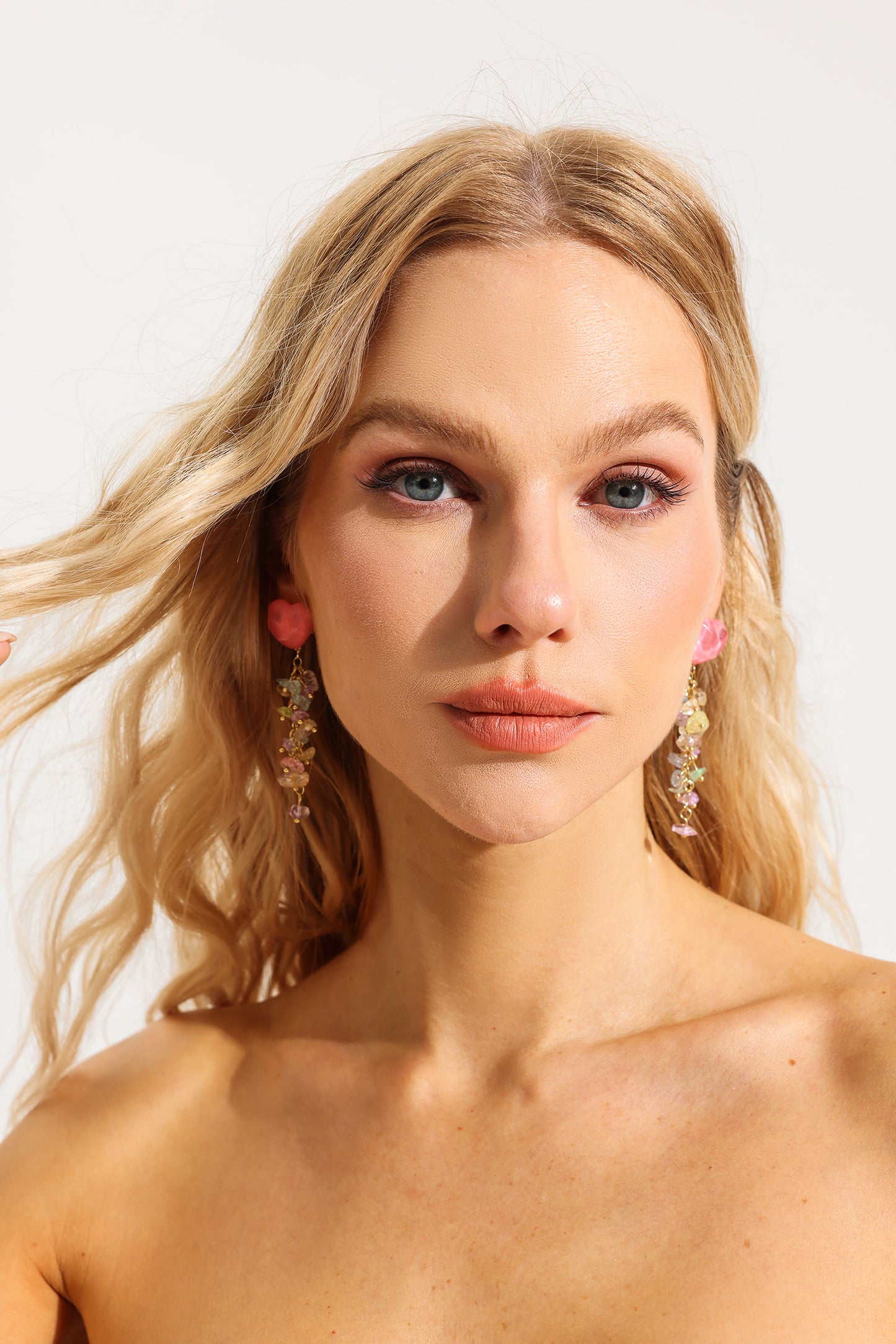 Pendientes colgantes de grava de color corazón 