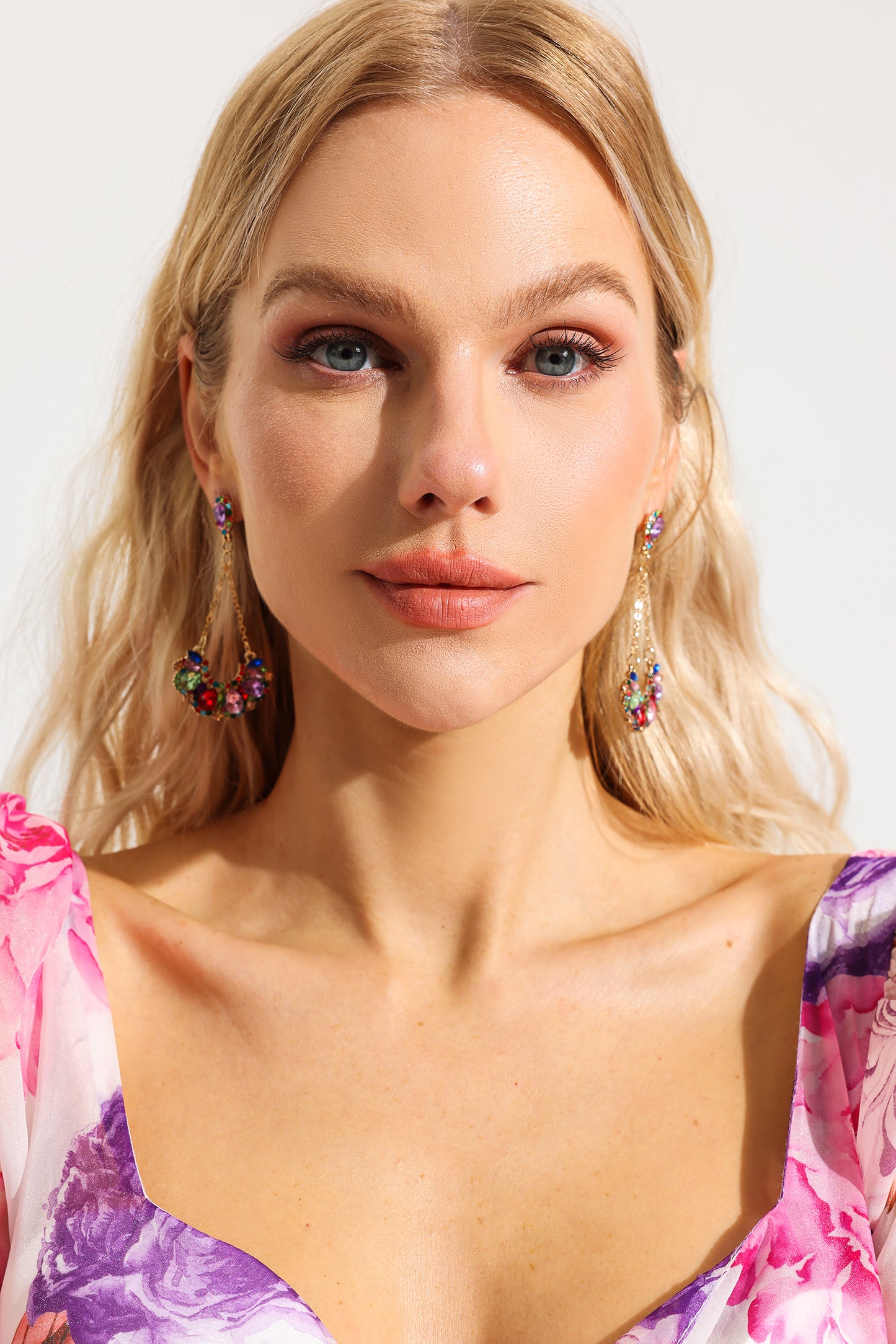 Pendientes colgantes de diamantes de colores de imitación 