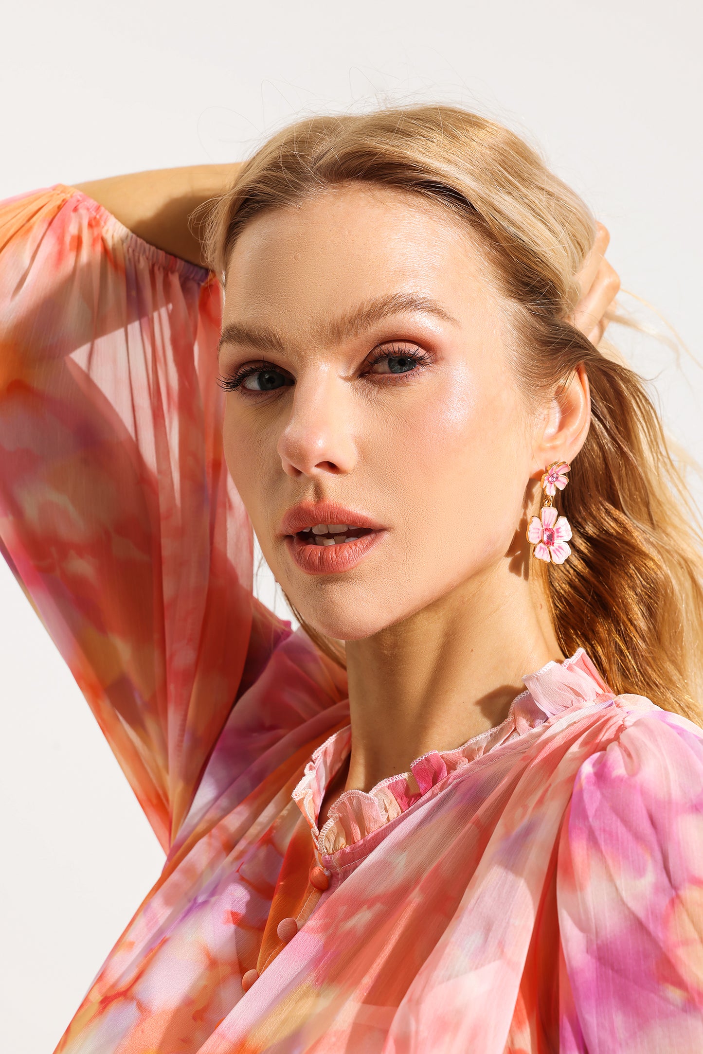 Pendientes colgantes de piedras preciosas de imitación florales esmaltadas 