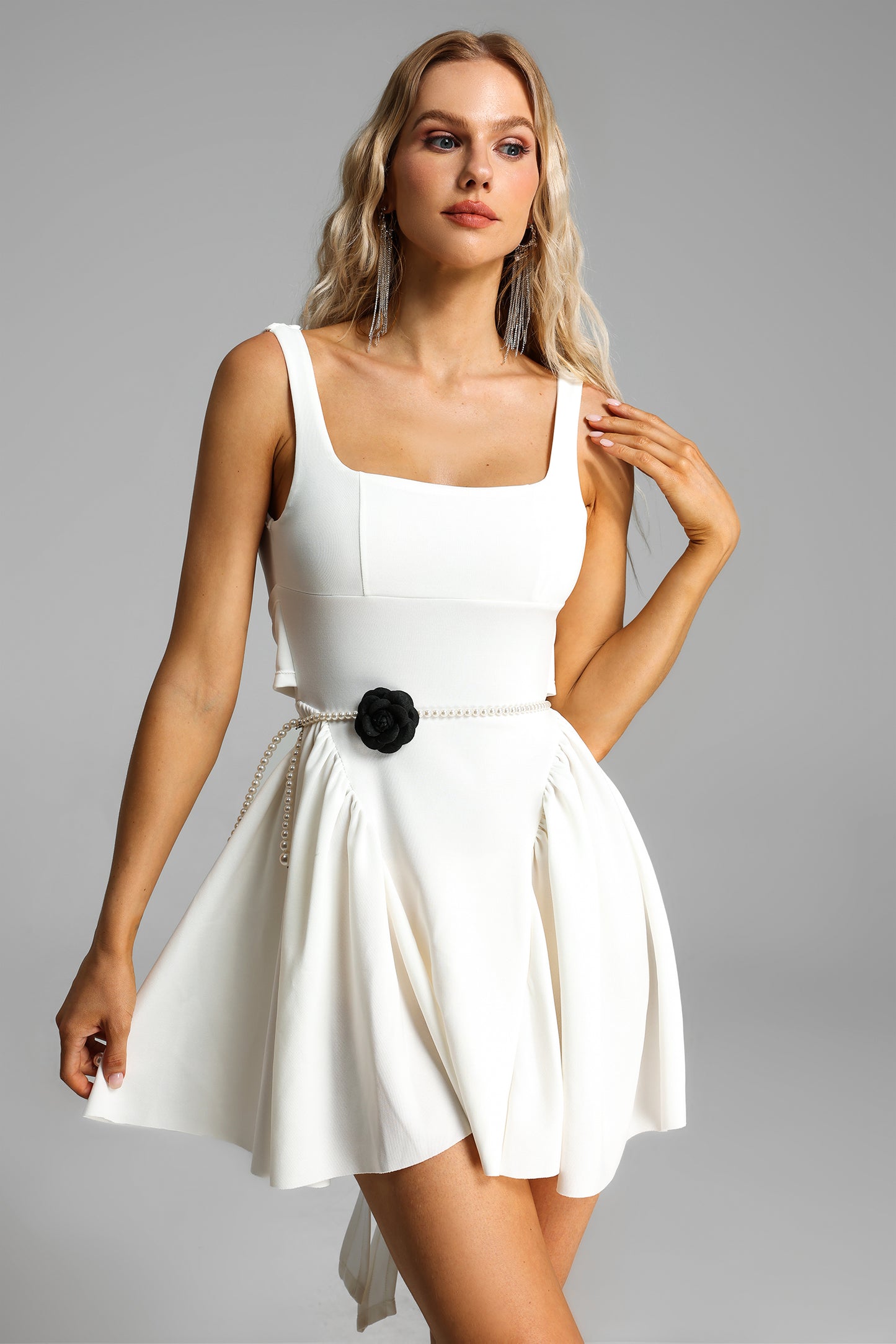 Cadena de cintura con decoración floral 3D de perlas artificiales 