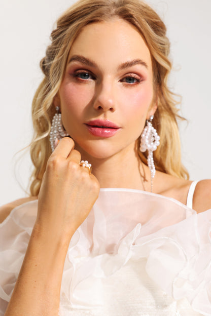 Anillo de metal con perla sintética 