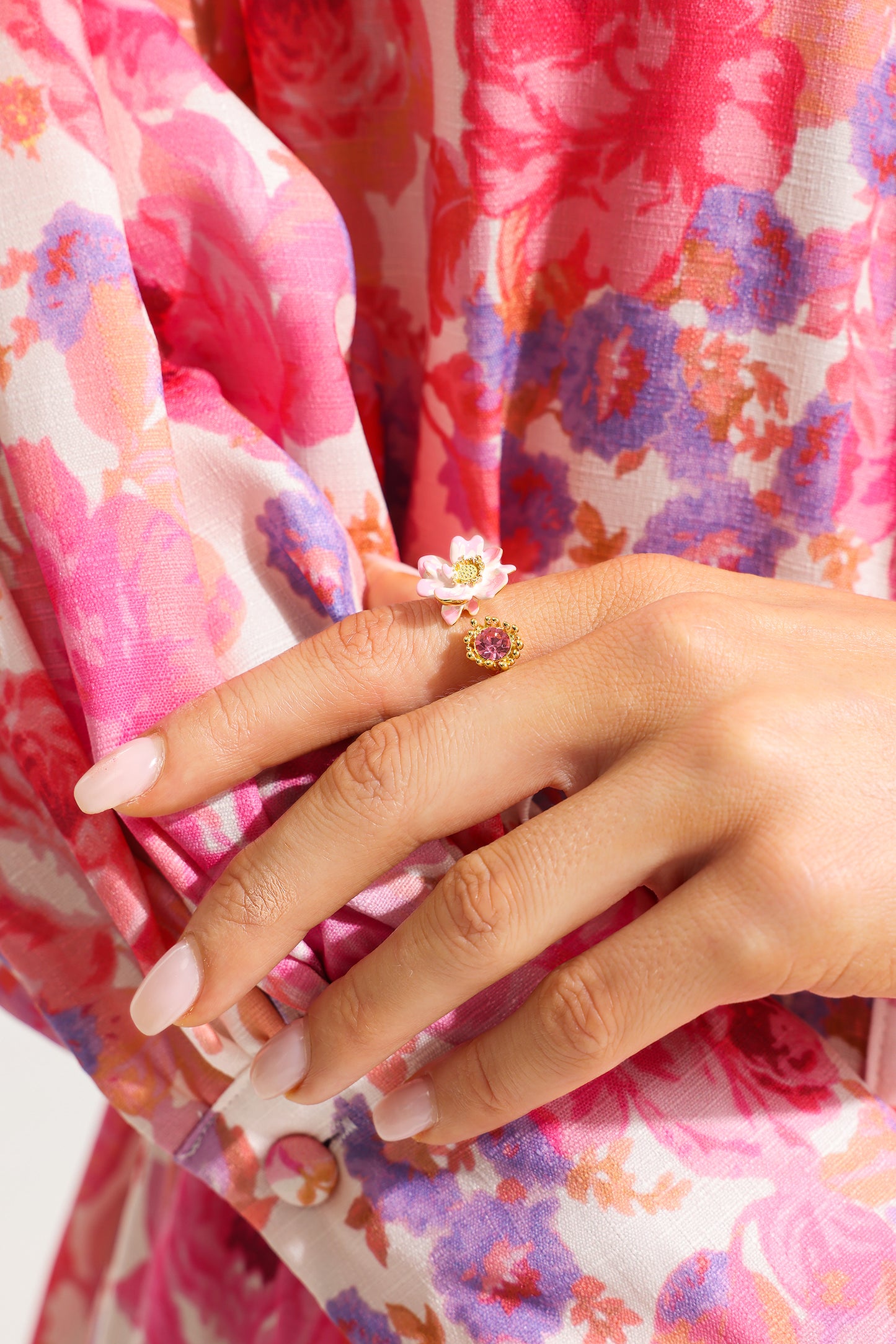 Pendientes de metal con forma floral 