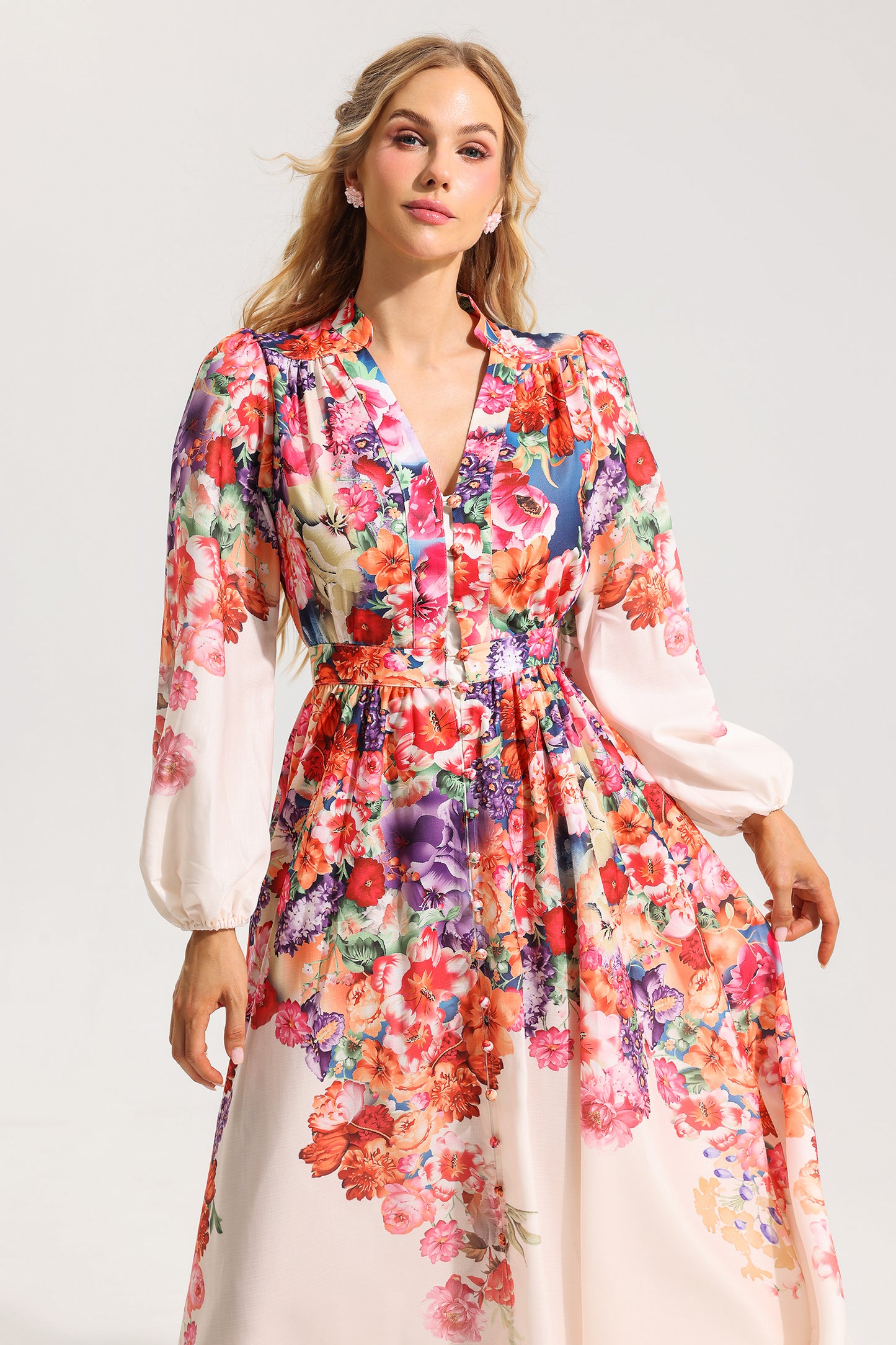 Vestido midi con mangas farol y flores 