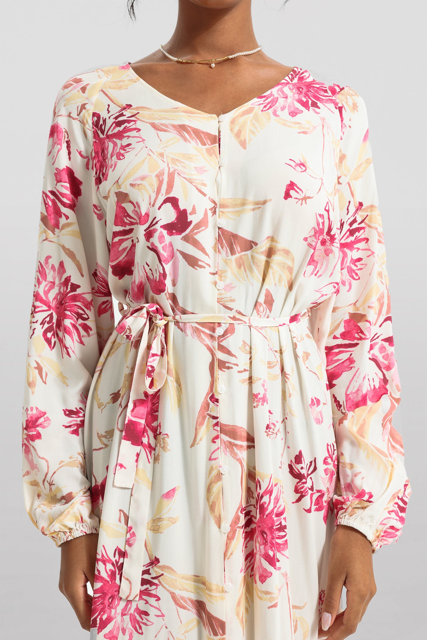 Vestido midi floral de manga larga con escote en V y cinturón 