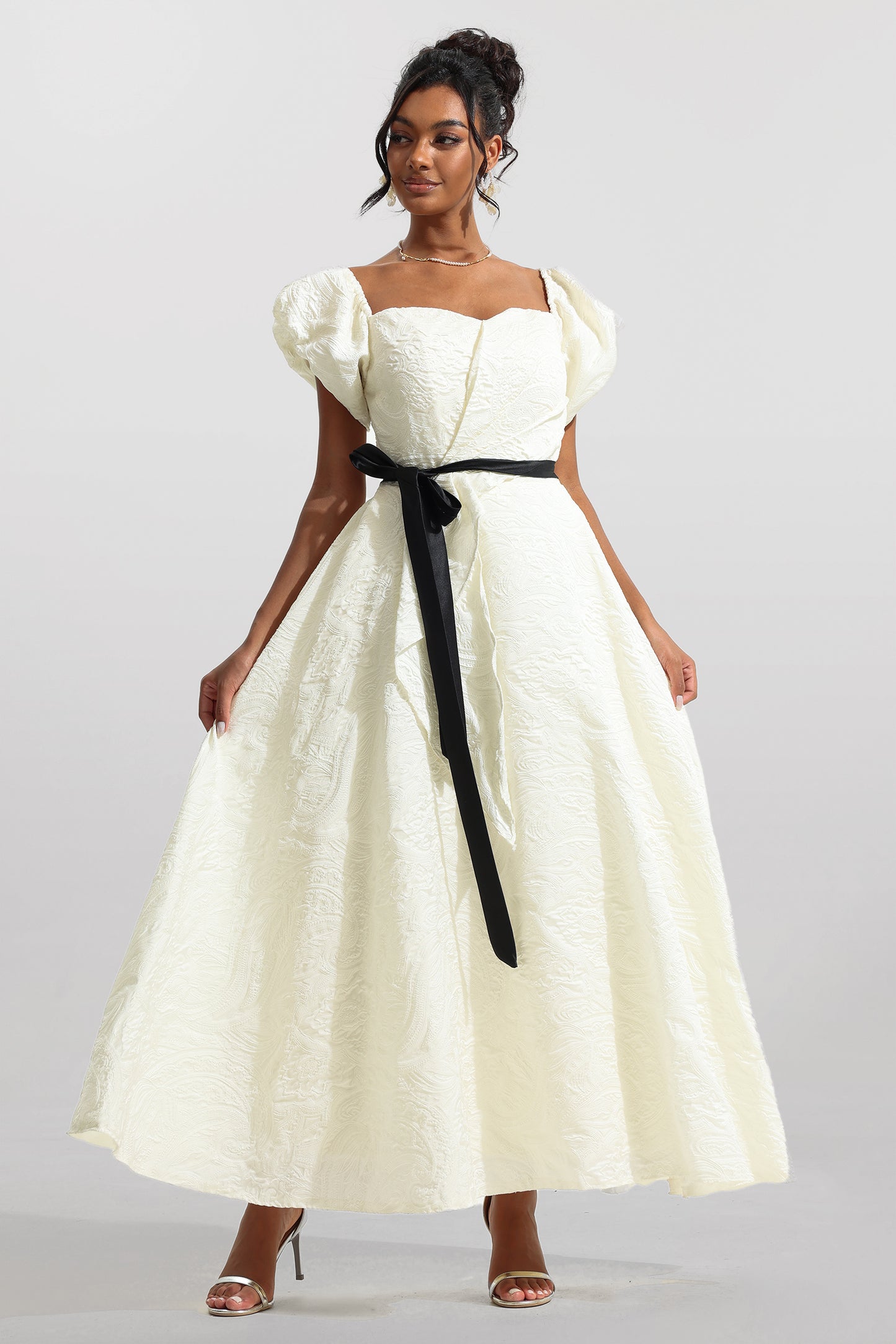 Vestido midi con mangas abullonadas de jacquard 