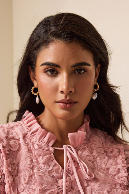 Pendientes de metal con forma de corazón semicircular 