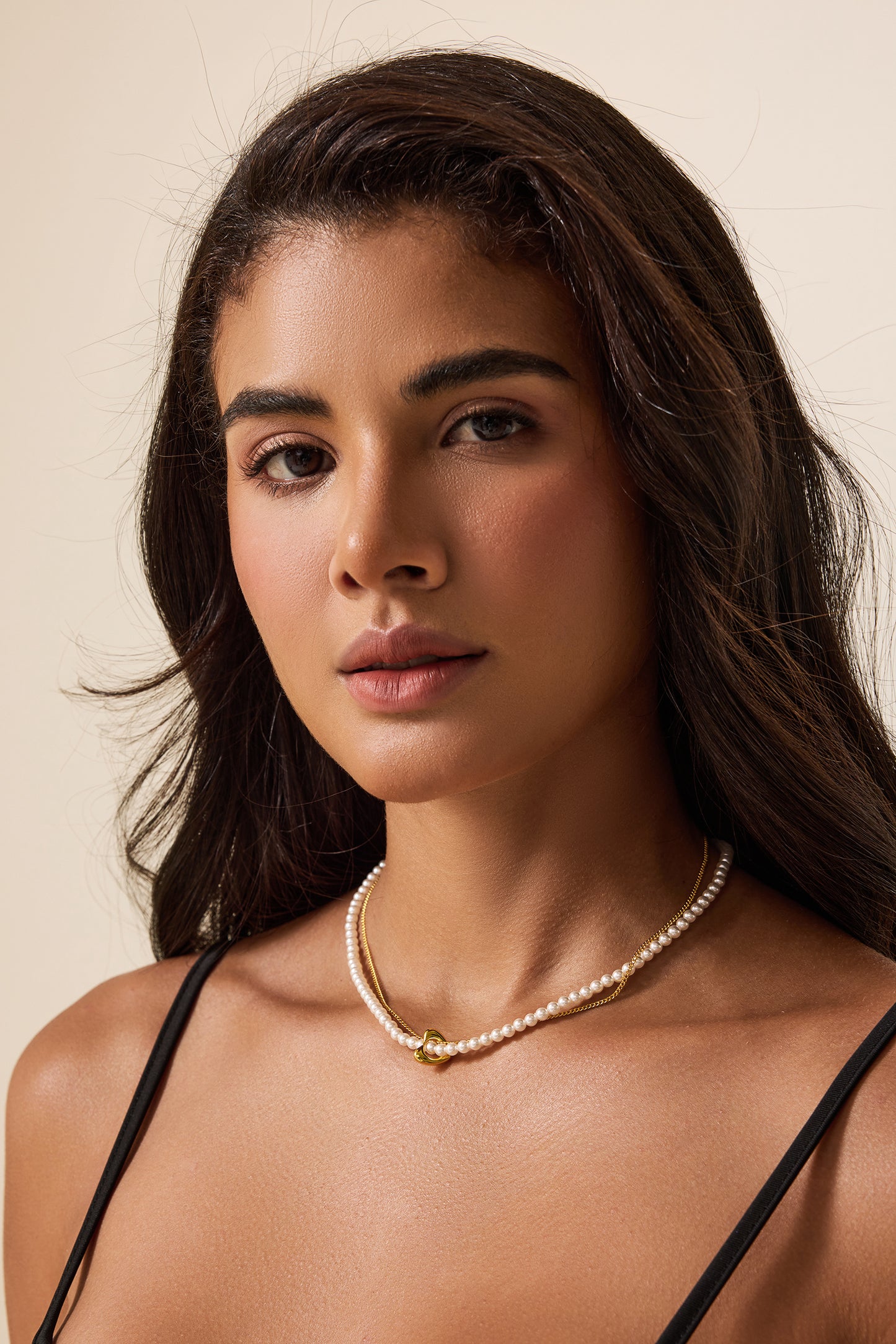 Collar de doble capa con corazón de perla sintética 