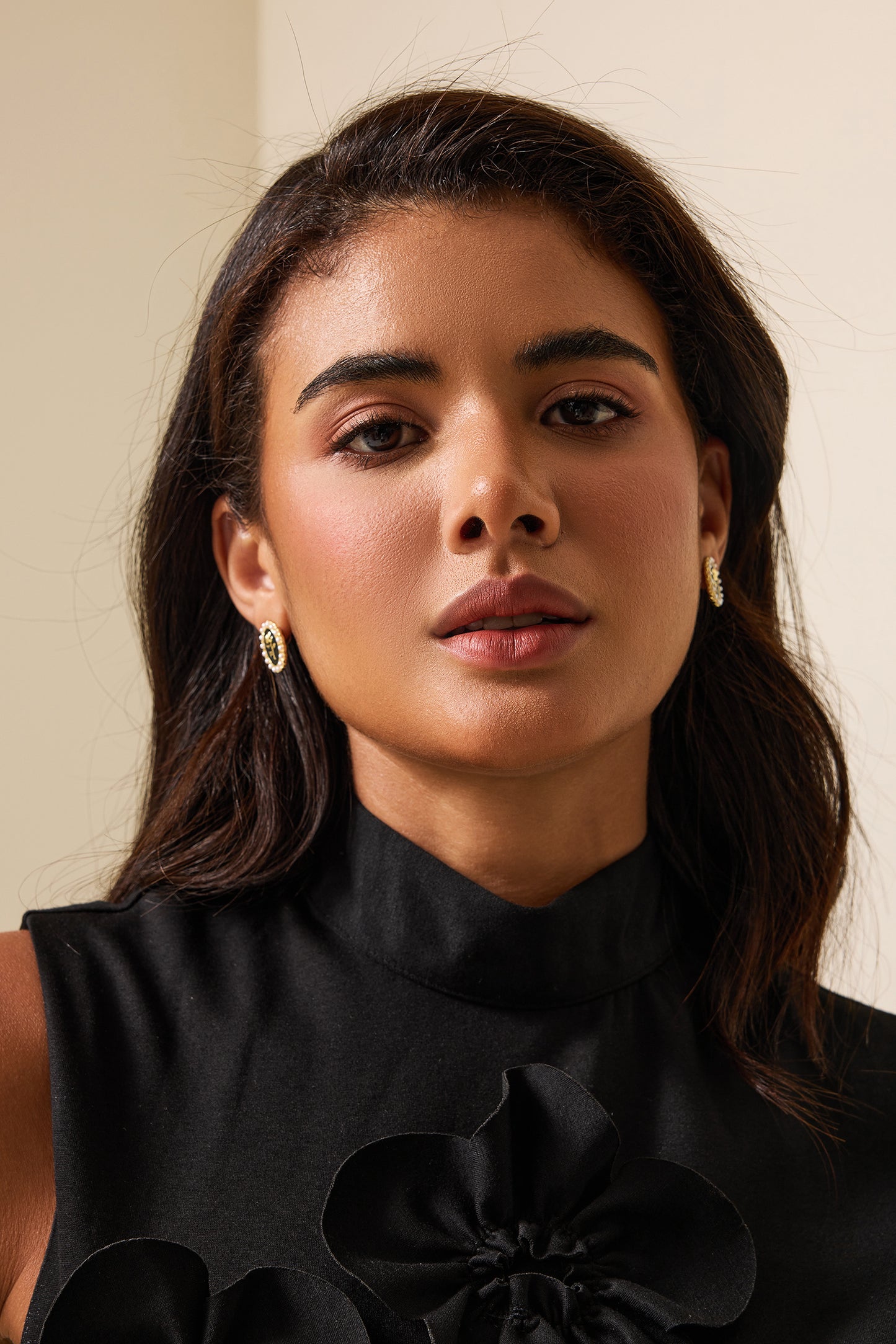 Pendientes de metal con perlas de imitación de rosa 