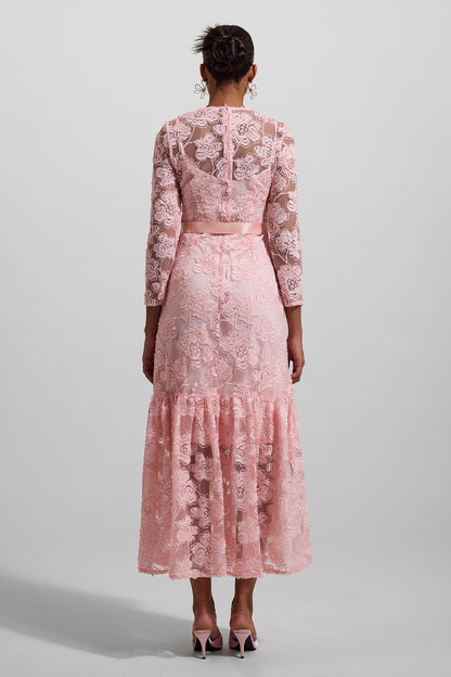 Vestido largo de manga larga con cuello redondo bordado 