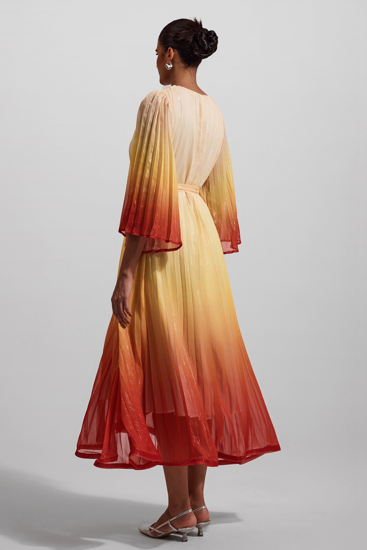 Vestido midi con mangas abullonadas de lúrex en color degradado 