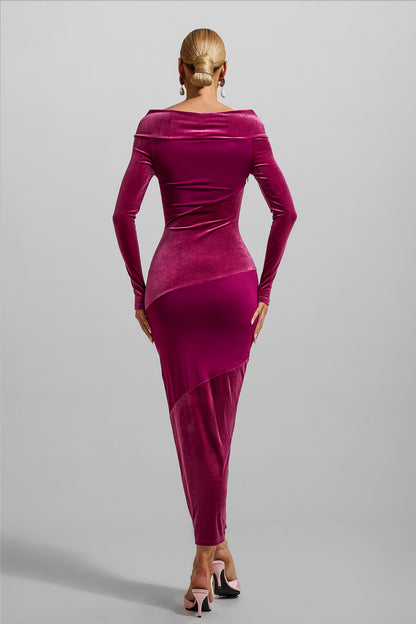 Vestido midi de terciopelo con hombros descubiertos 