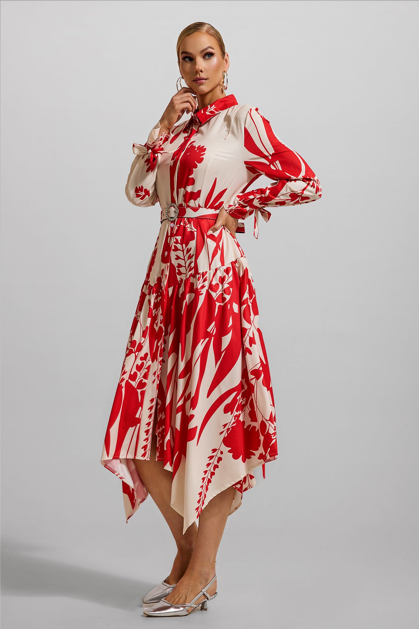 Vestido midi floral con encaje y cinturón 