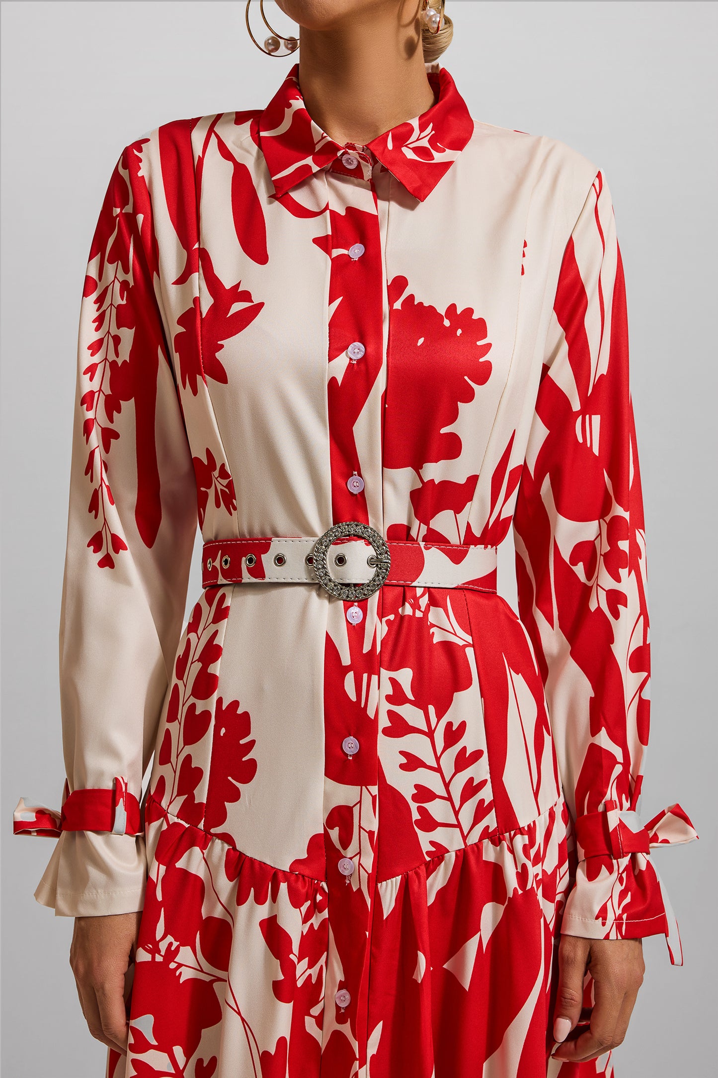 Vestido midi floral con encaje y cinturón 