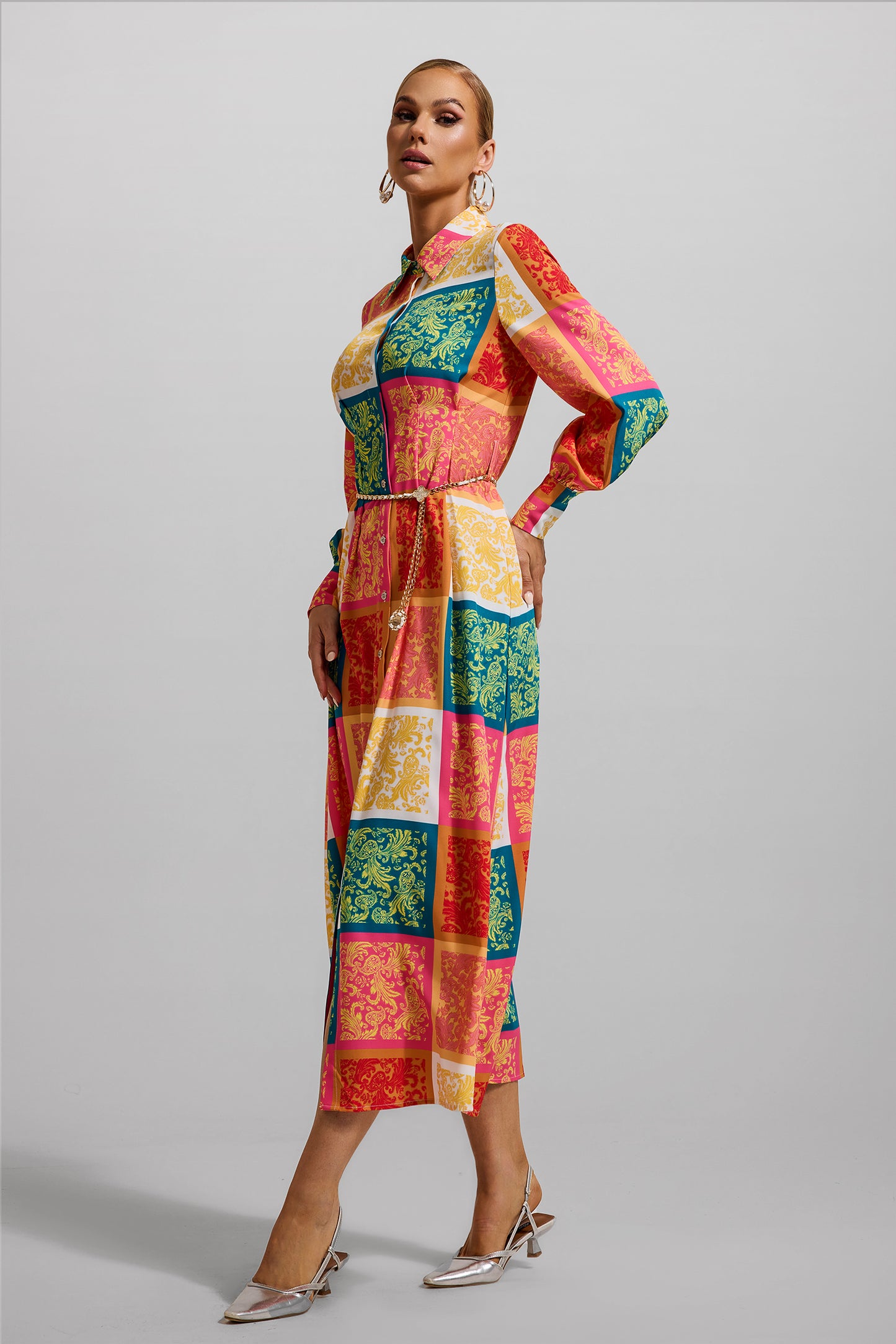 Vestido midi con cuello camisero y estampado de patchwork con cinturón 