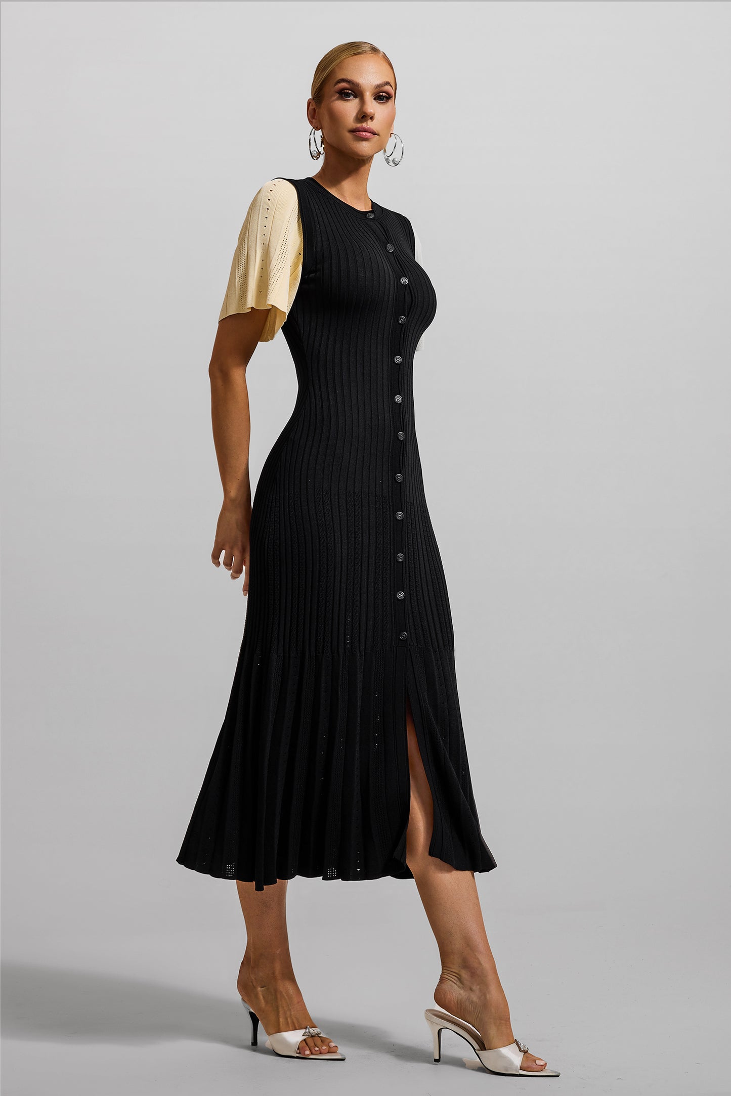 Vestido midi negro con botones de jersey 