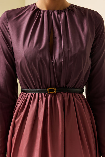 Cinturón de cuero con botones de metal 