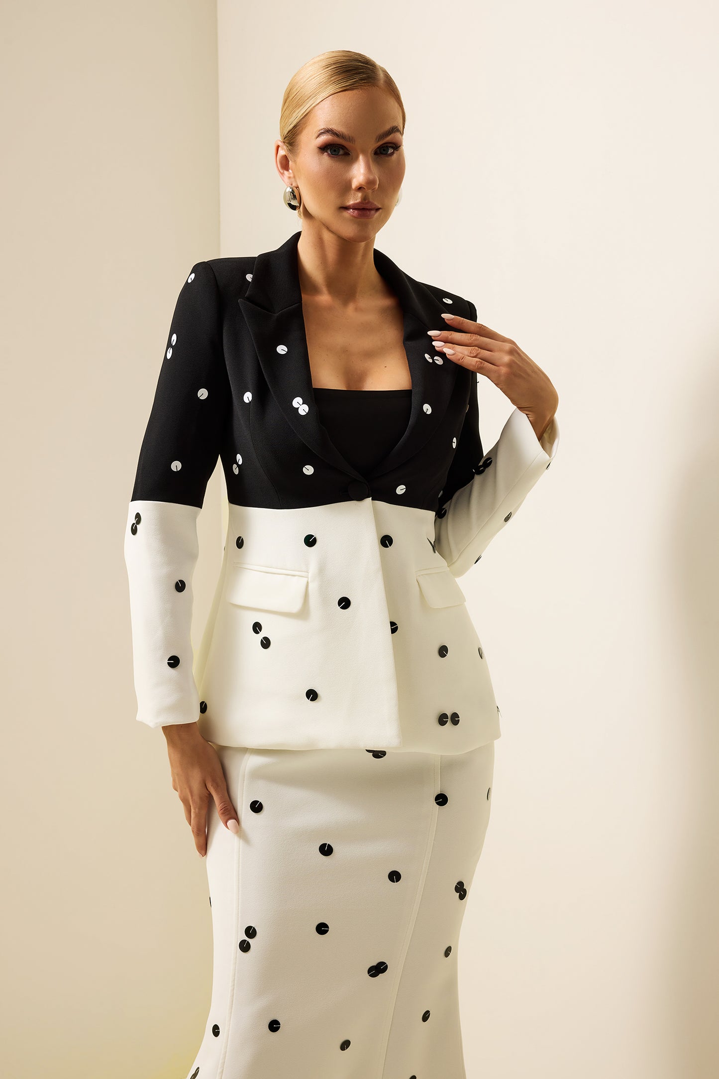 Blazer de manga larga con empalme de lentejuelas 