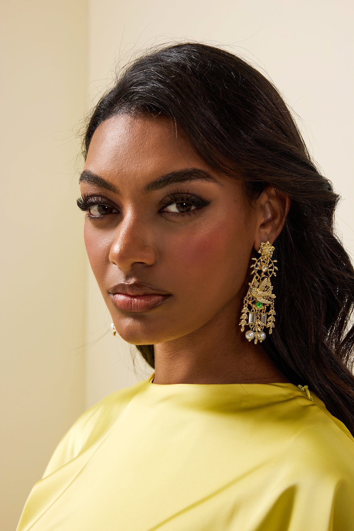 Pendientes de borlas de hojas de pájaro de metal 