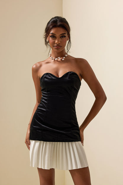 Minivestido sin tirantes con pliegues de terciopelo 