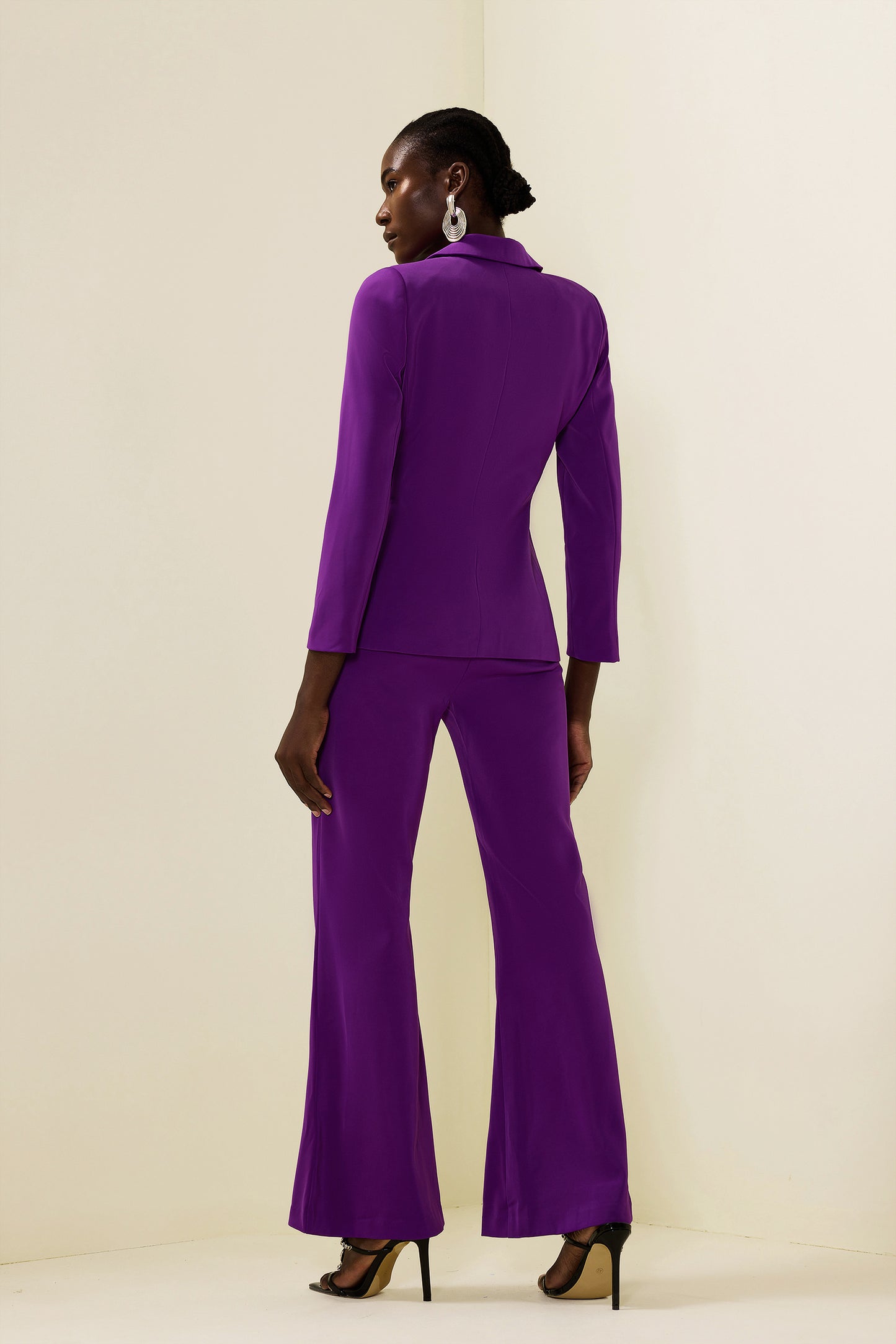 Conjunto de blazer con bajo fruncido liso y pantalón liso de cintura media 