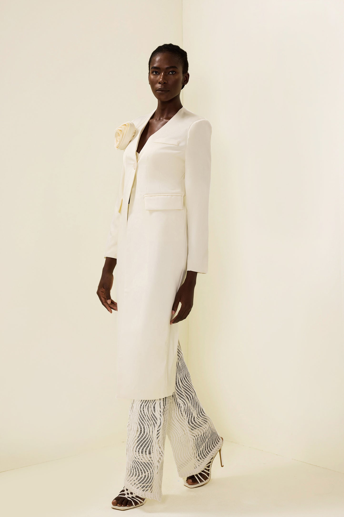 Abrigo de manga larga liso con estampado floral 3D 